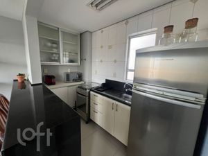 Image 17 - 884747