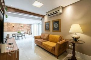 Image 3 - 884748