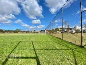 Image 1 - 884749