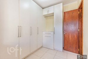Image 6 - 884751
