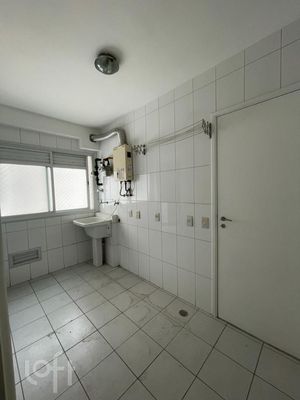 Image 13 - 884755