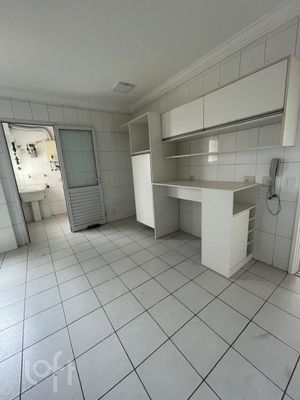 Image 11 - 884755