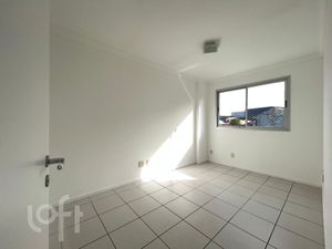 Image 3 - 884756