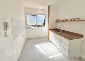 Image 3 - 884758