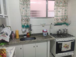 Image 6 - 884759