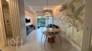 Image 10 - 884762