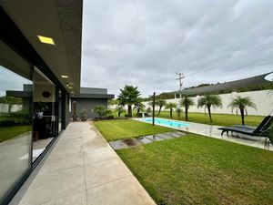 Image 5 - 884764