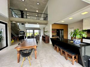 Image 18 - 884764
