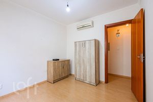 Image 18 - 884765