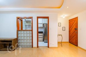 Image 4 - 884765