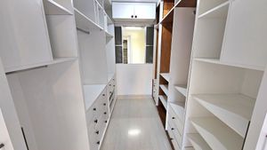 Image 9 - 884773