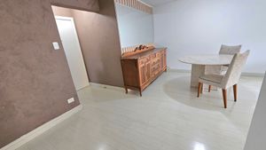 Image 13 - 884773