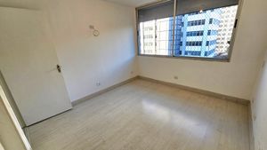 Image 7 - 884773