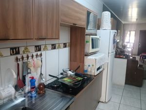 Image 1 - 884774