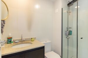 Image 8 - 884775