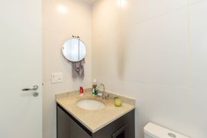 Image 7 - 884775