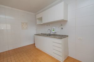 Image 22 - 884796