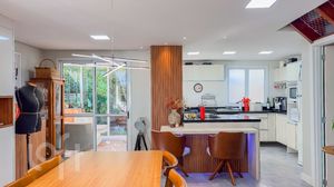 Image 3 - 884799