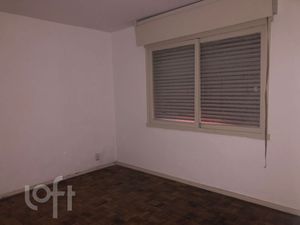 Image 8 - 884800