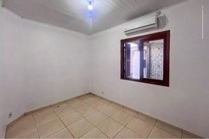 Image 19 - 884803