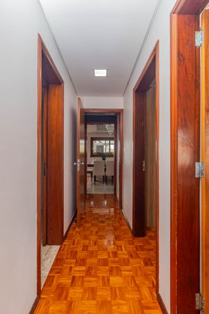 Image 10 - 884804