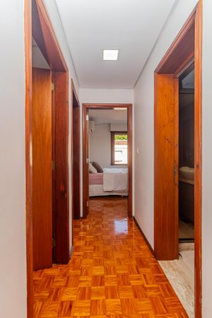 Image 11 - 884804