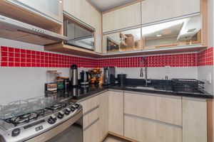 Image 28 - 884804