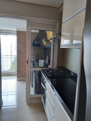 Image 17 - 884807