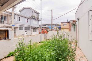 Image 4 - 884808