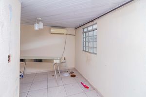 Image 8 - 884808