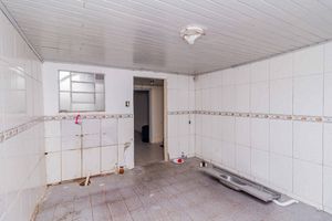 Image 19 - 884808