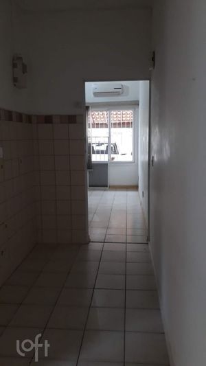 Image 3 - 884809