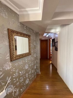 Image 5 - 884810