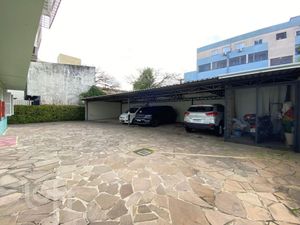 Image 19 - 884811