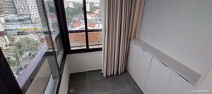 Image 13 - 884812