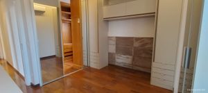 Image 15 - 884812