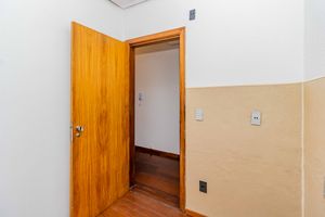 Image 7 - 884813