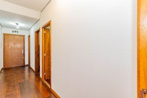 Image 6 - 884813