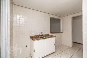 Image 12 - 884814