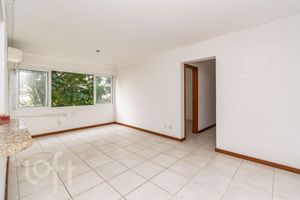Image 40 - 884814