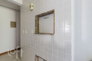 Image 19 - 884814