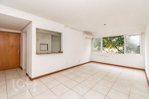 Image 1 - 884814