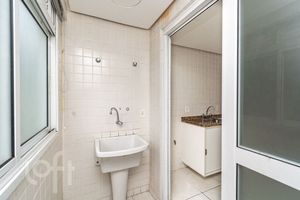 Image 14 - 884814