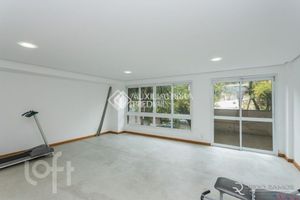 Image 3 - 884814