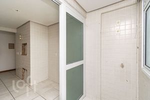 Image 16 - 884814