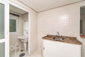 Image 13 - 884814