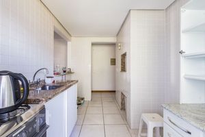 Image 18 - 884814