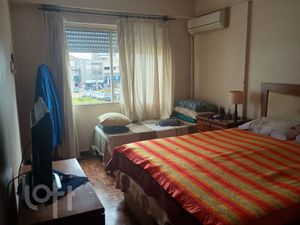 Image 10 - 884815