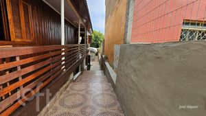 Image 8 - 884818