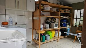 Image 33 - 884818